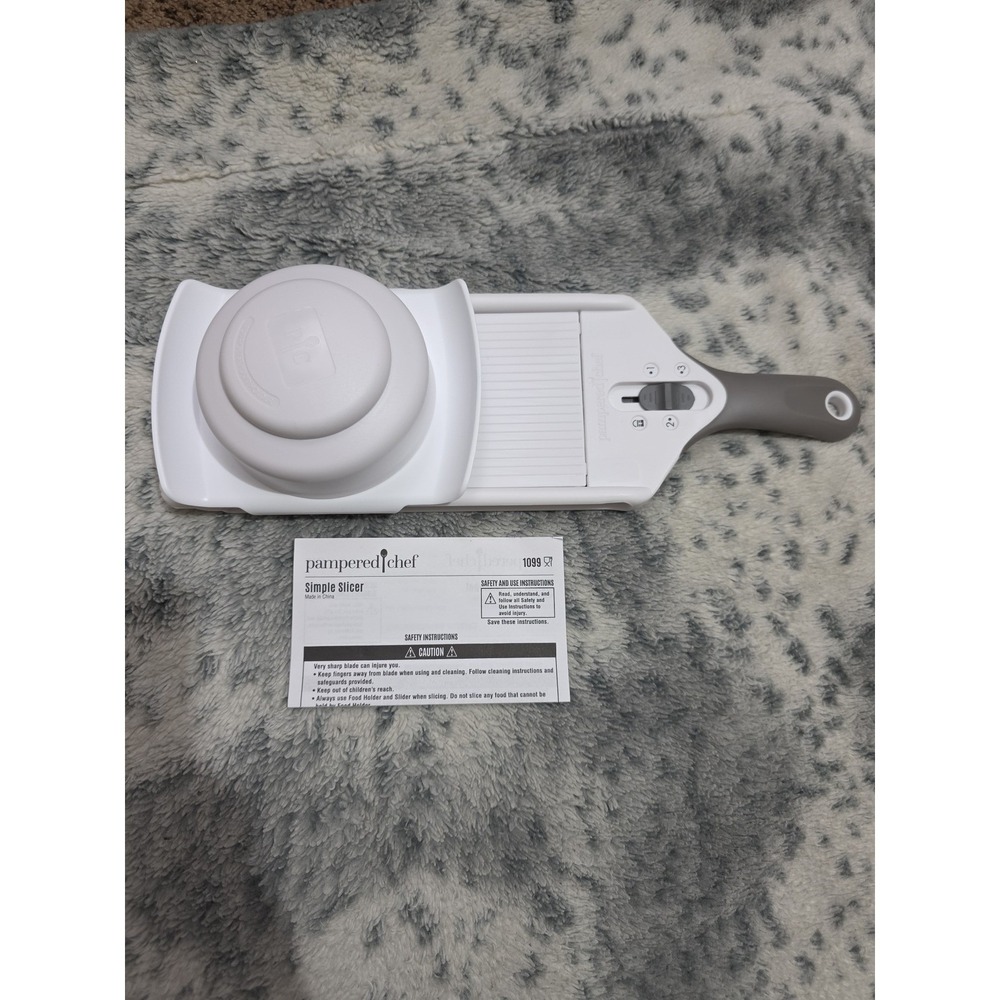Pampered Chef Simple Slicer Adjustable Mandoline Vegetable Fruit Slicer White - Picture 1 of 7